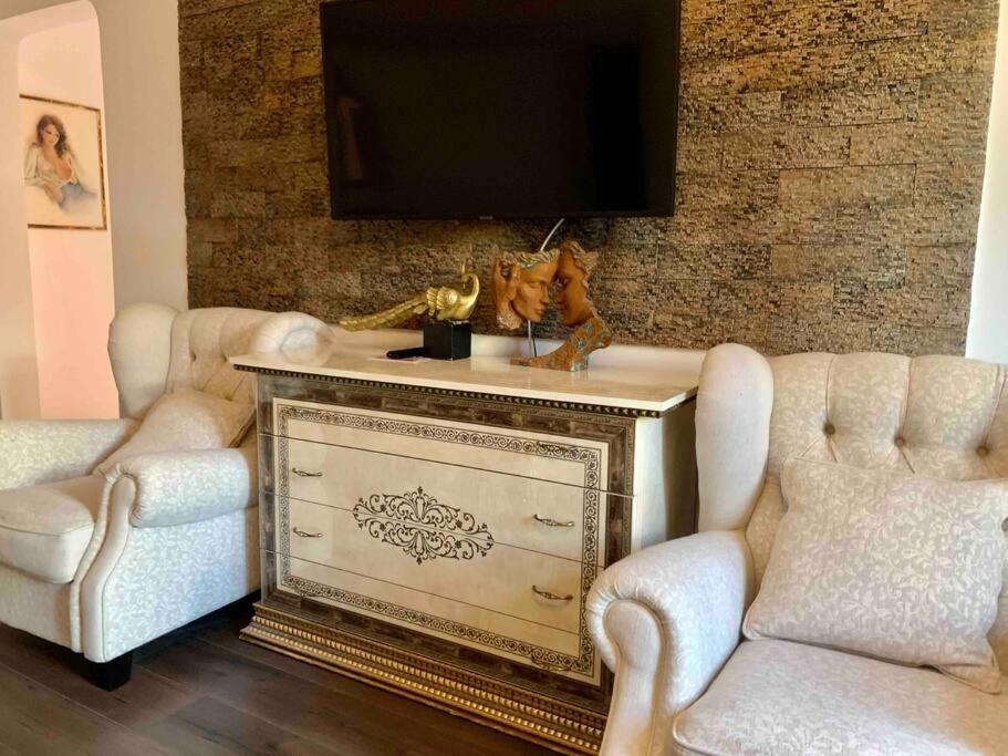 Apartment Vintage Ap Next To Grand Bucharest